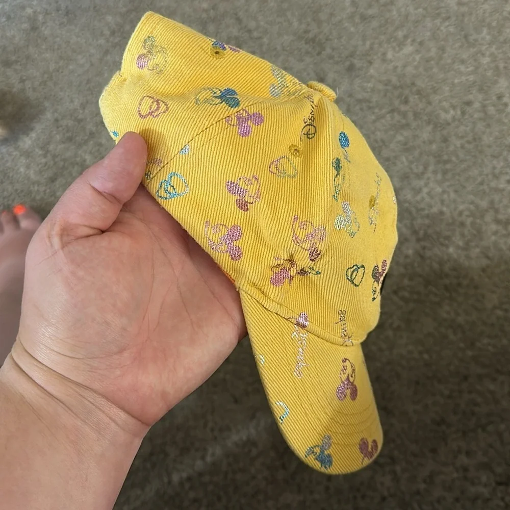 Disney hat and reversible Disney bucket hat. - Picture 7 of 13